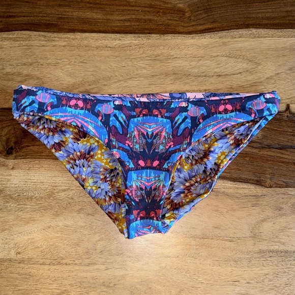 Maaji Reversible Bikini Bottom - Picture 3 of 7